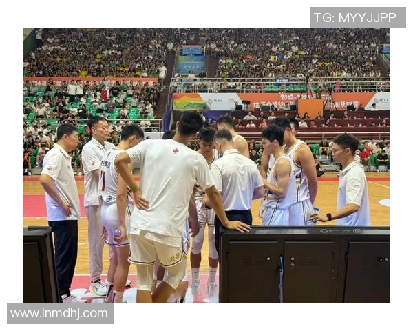 赛后分析:深圳篮球队与北京篮球队的战术配合与表现评估 赛后分析:深圳篮球队与北京篮球队的战术配合与表现评估