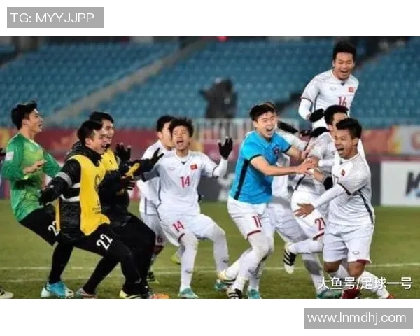 深圳足球队逆袭之路：从低谷到冠军赛的辉煌蜕变与奋斗历程