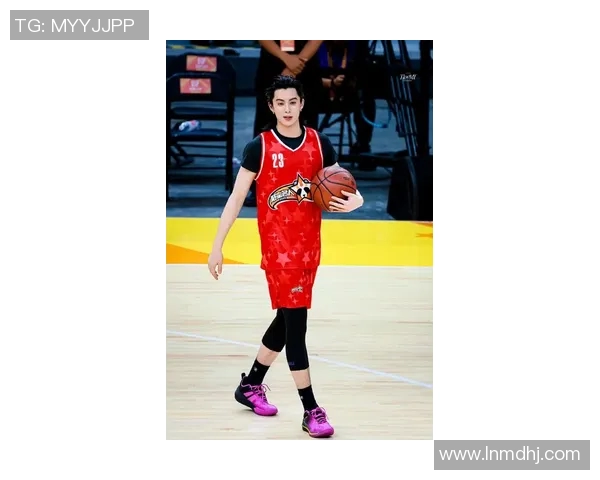 足球明星王鹤棣的成长历程与职业生涯全景解析 足球明星王鹤棣的成长历程与职业生涯全景解析